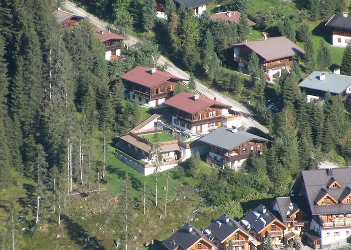 Hutte Thaler * フューゲン