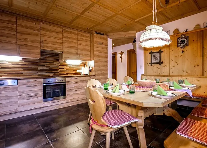 Hutte Thaler フューゲン