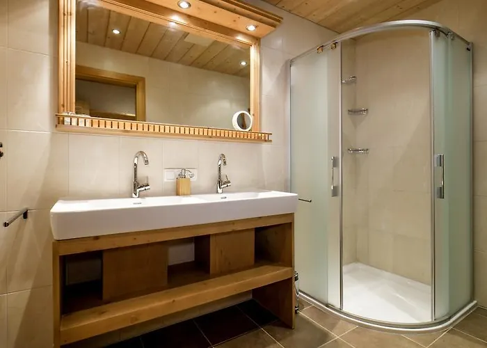 Hutte Thaler シャレー フューゲン